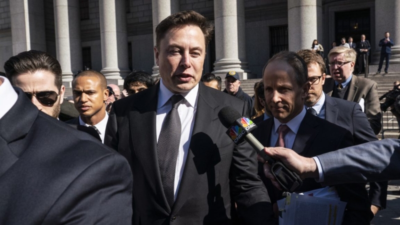 Elon Musk knocks SEC as company threatens charges in Twitter stock probe