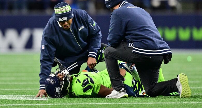 Seahawks QB Geno Smith leaves video game versus Packers with injury