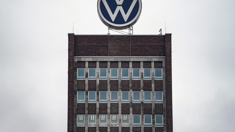 VW wage offer for 120,000 German employees prevents layoffs, plant closures