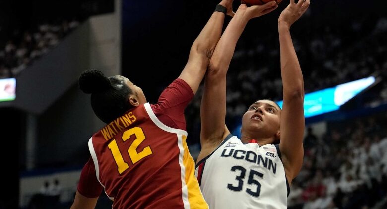 <aJuJu Watkins, USC Amaze WCBB Fans with Upset Road Win vs. Paige Bueckers, No. 4 UConn