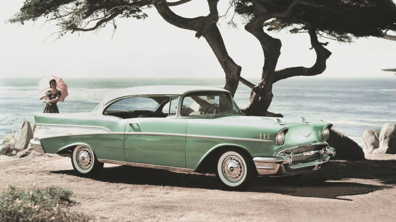 10 Gorgeous Classic Cars With Two-Tone Paint Jobs