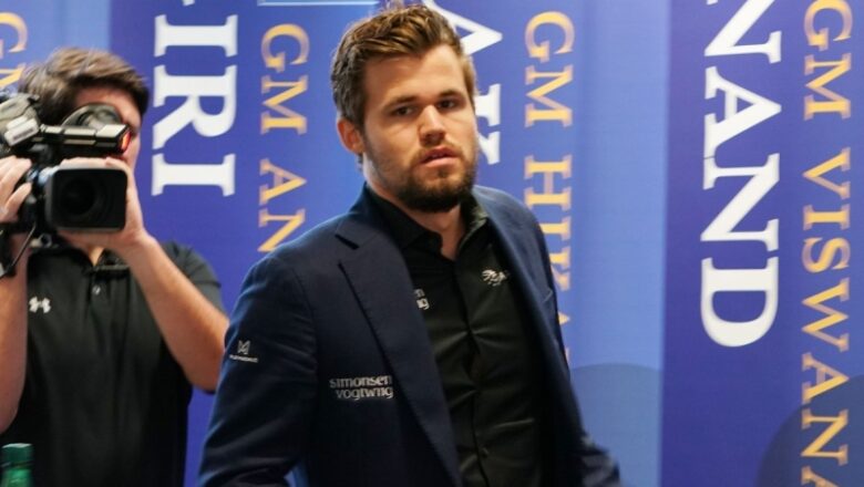 Chess champ Magnus Carlsen gives up tourney after declining to alter out of denims