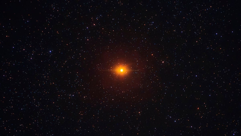 The Largest Star in deep space Is 1,700 x Bigger Than Our Sun