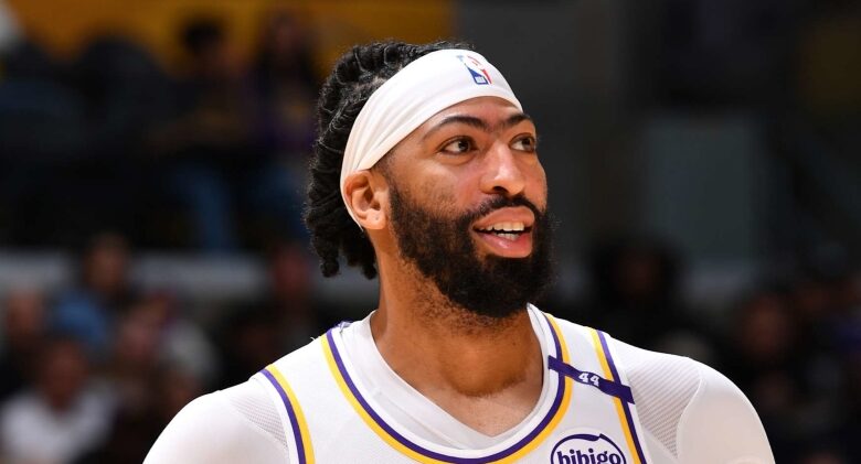 Anthony Davis Mesmerizes NBA Fans in 1st Half of Lakers vs. Kings with LeBron Out