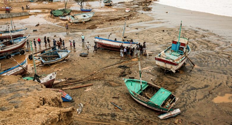 Video reveals huge waves mauling Peru’s coast