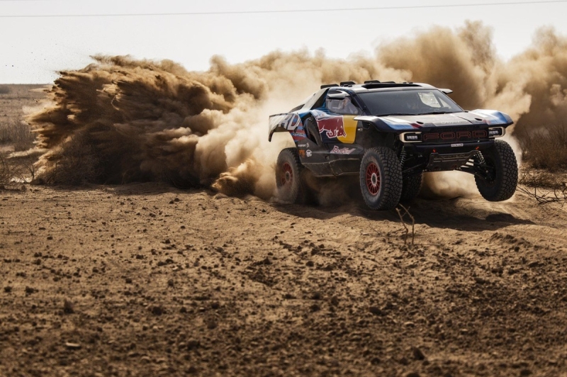 Sainz forecasts “unusual” tactical fight in Dakar Rally