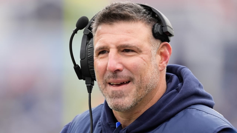 Jets talk to Mike Vrabel for head training task Jan 03, 2025