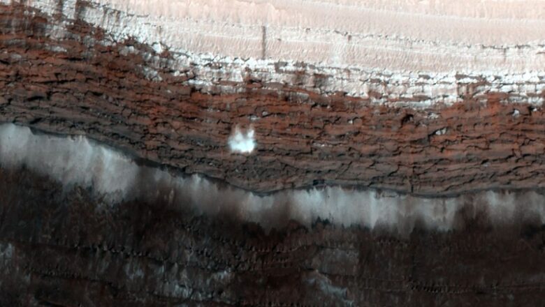 Spring on Mars brings frost avalanches, gas geysers and surges (images)