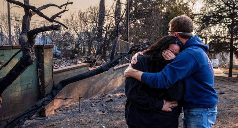 Los Angeles citizens go back to ashes and ruins after ravaging wildfires