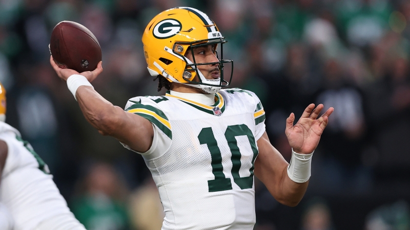 Enjoy: Packers QB Jordan Love tosses 2 pricey interceptions vs. Eagles