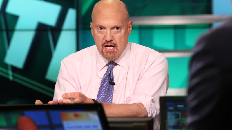 Jim Cramer describes why the Nasdaq stopped working to rally on Monday