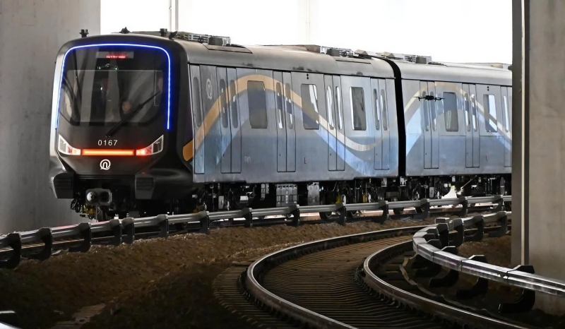 World’s very first carbon fiber city train strikes the tracks in China