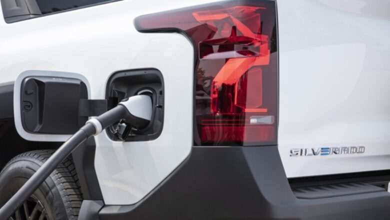 GM patents a dual-port charging system for EVs with vehicle-to-load