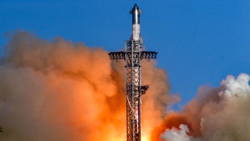 See SpaceX rocket take off over Grand Turk island in significant stream of fire and smoke